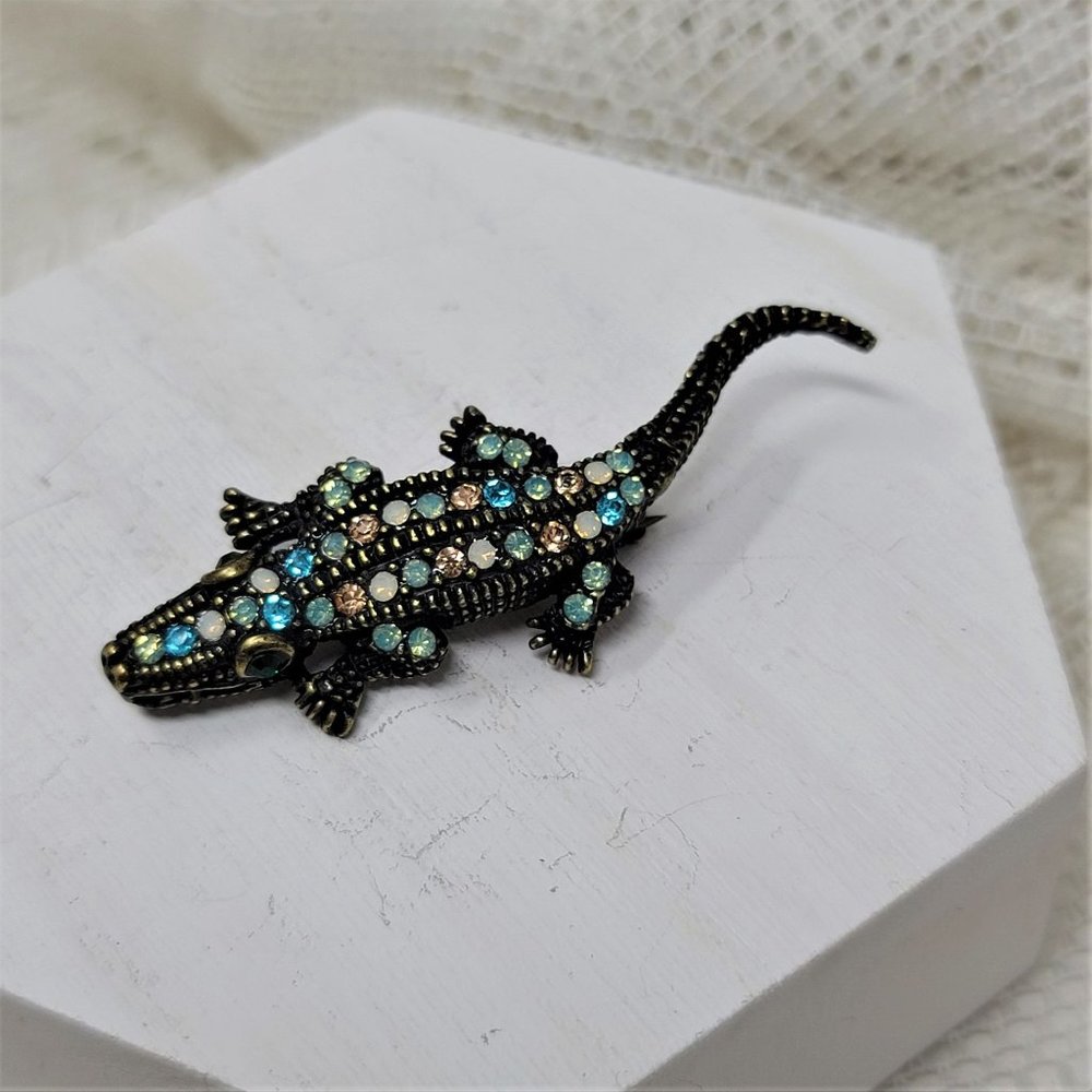 Rhinestone Little Lizard Pin Brooch - Picture 4 of 7
